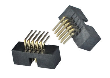 Um tipo flash do ângulo direito do conector do encabeçamento da caixa da fileira do ouro da placa do PWB