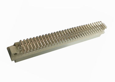 O Pin masculino três do encabeçamento 3x32 do Pin reto do RUÍDO 41612 enfileira a corrente do ângulo direito 3A