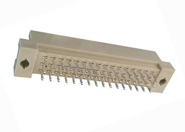 Três tipo masculino encabeçamento do ângulo direito do conector do RUÍDO 41612 da fileira do Pin de 3x16 à prova de fogo