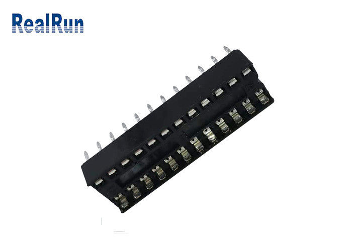 Furos quadrados PBT UL94V-0 do encabeçamento do conector 24P do soquete de 1000VAC 2.54mm IC